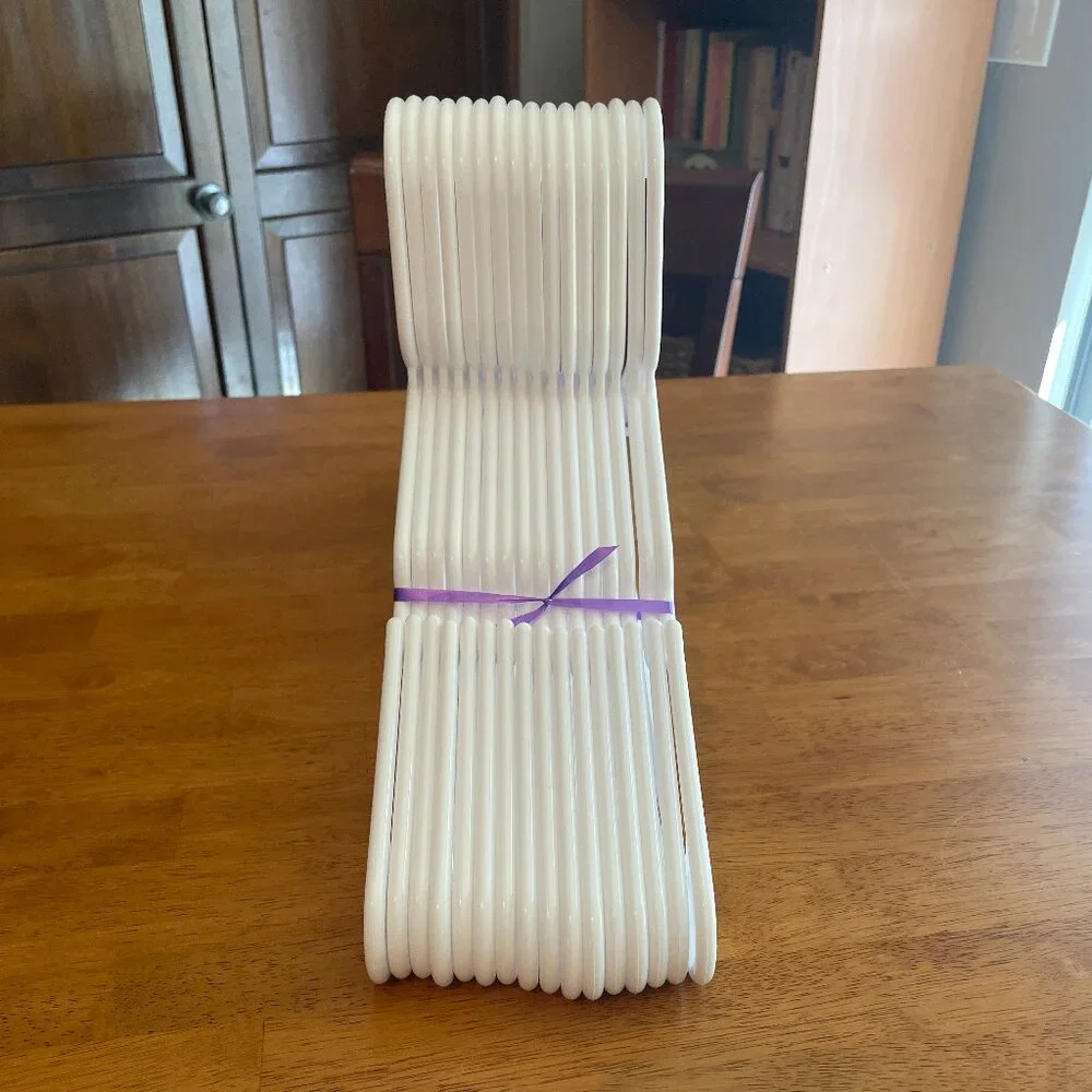 16-pack white plastic hangers
